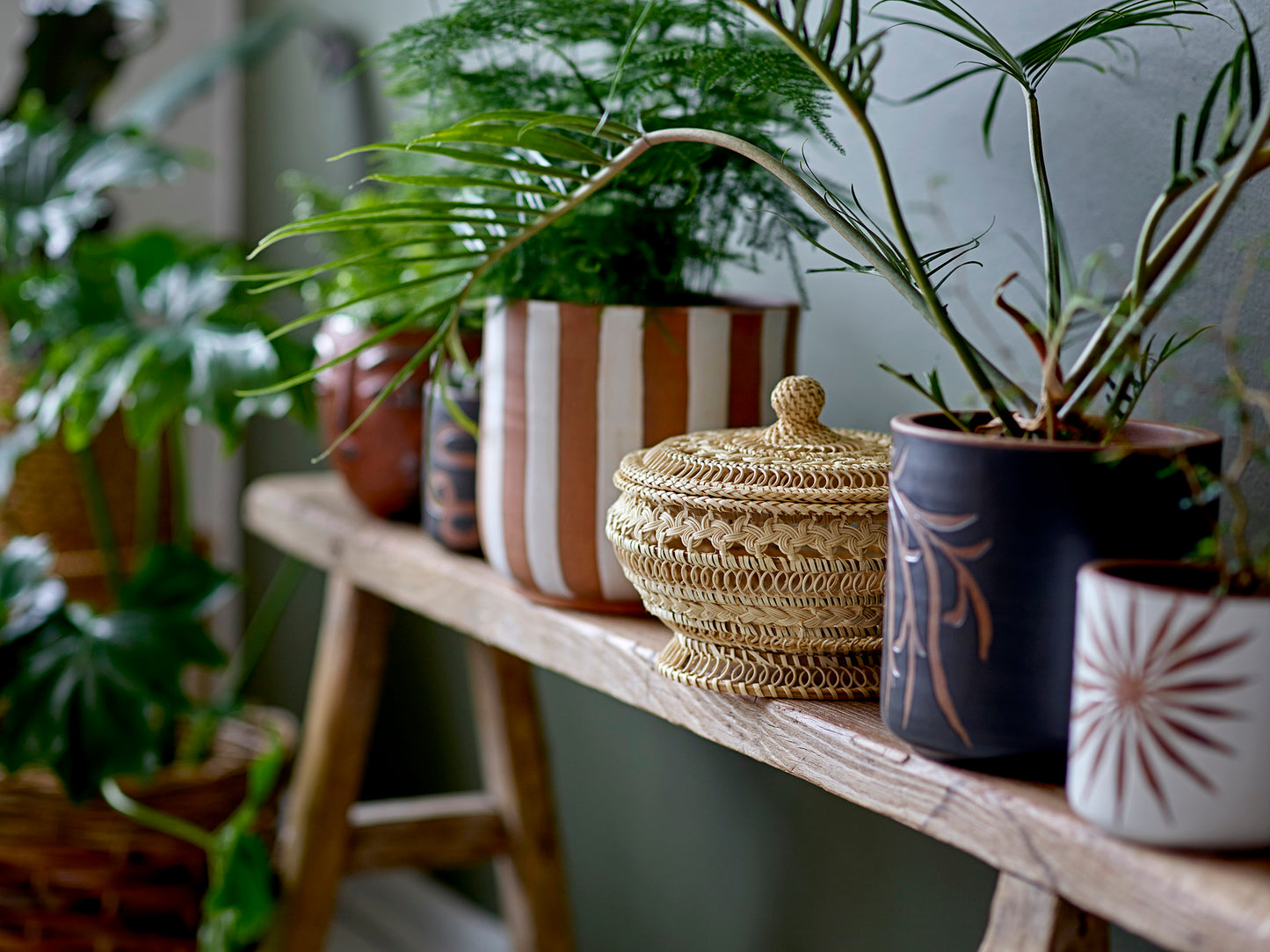 Deco Flowerpot in White & Terracotta