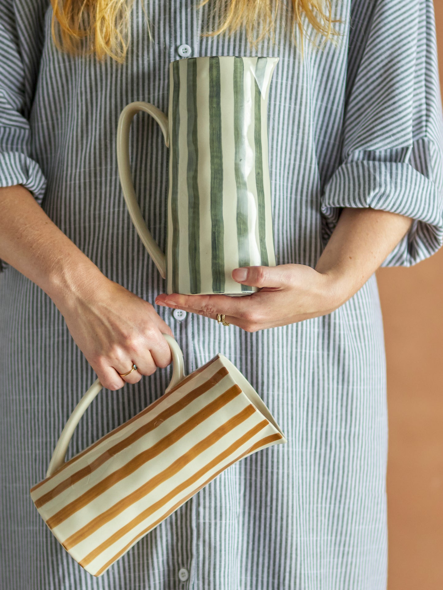 Begonia Jug | Brown Stoneware