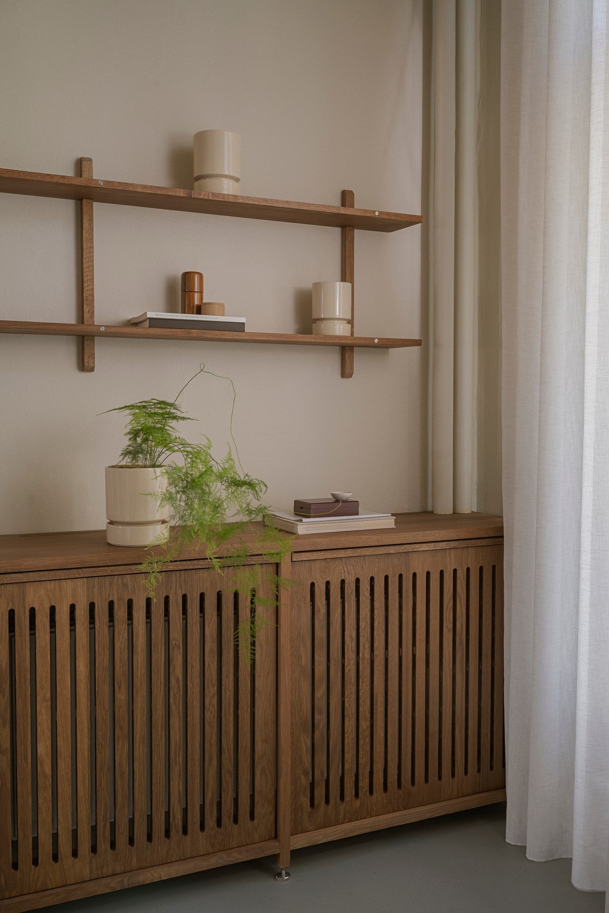 Hoff Indoor Pot & Saucer | Glazed Sandstone