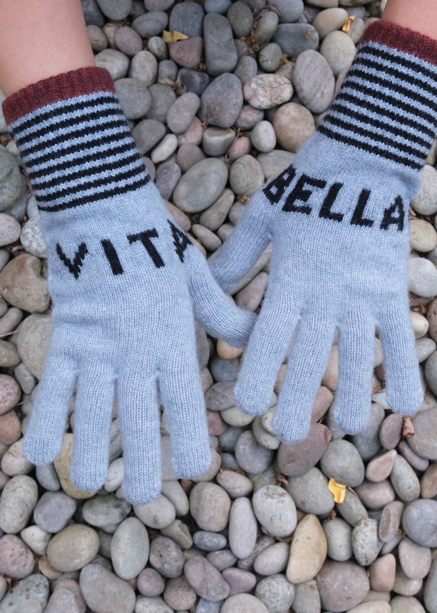 Vita Bella Gloves in Black and Grey