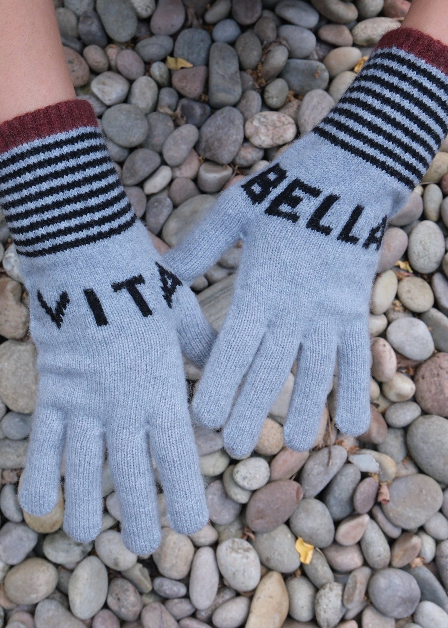 Vita Bella Gloves in Black and Grey