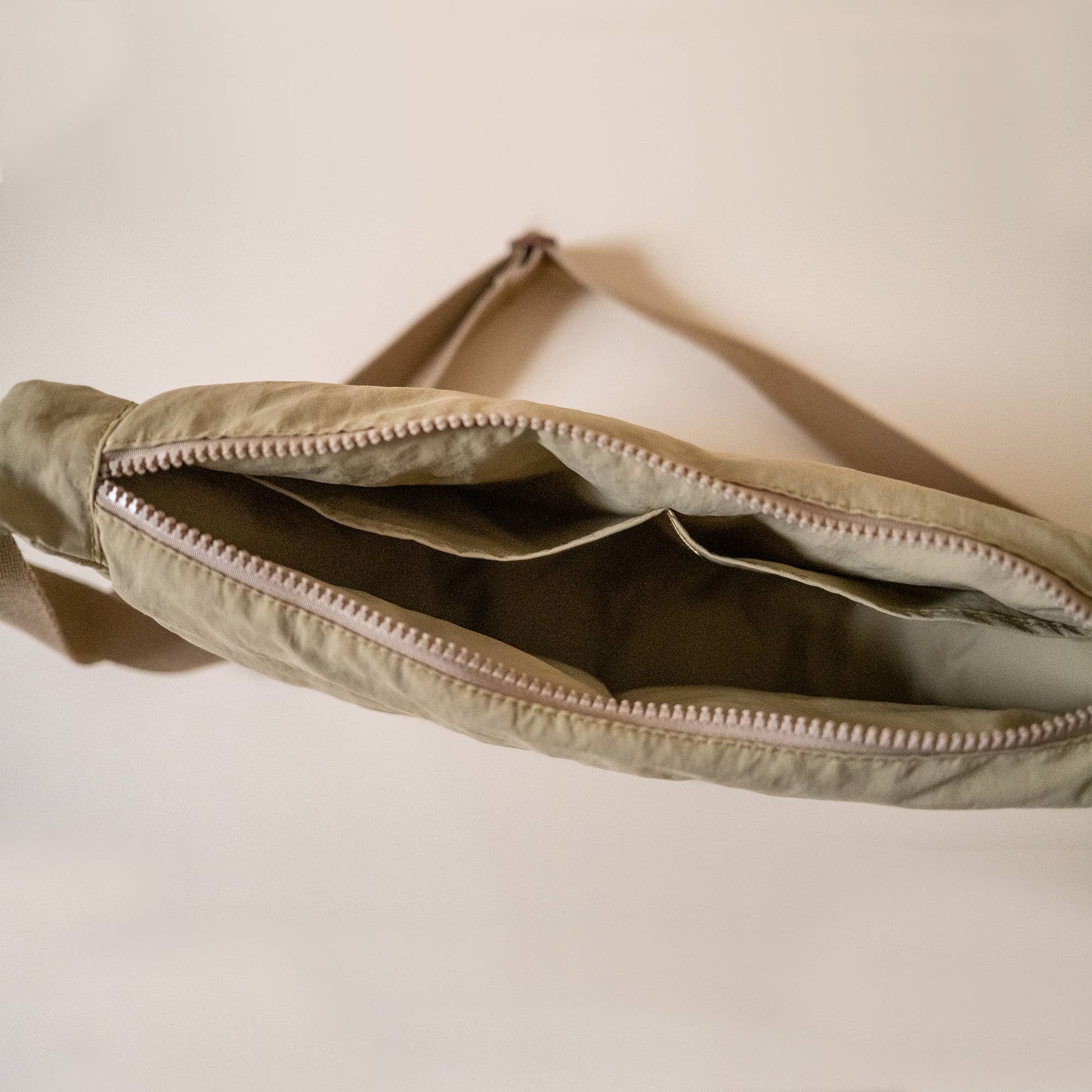 Sling Bag in Eucalyptus