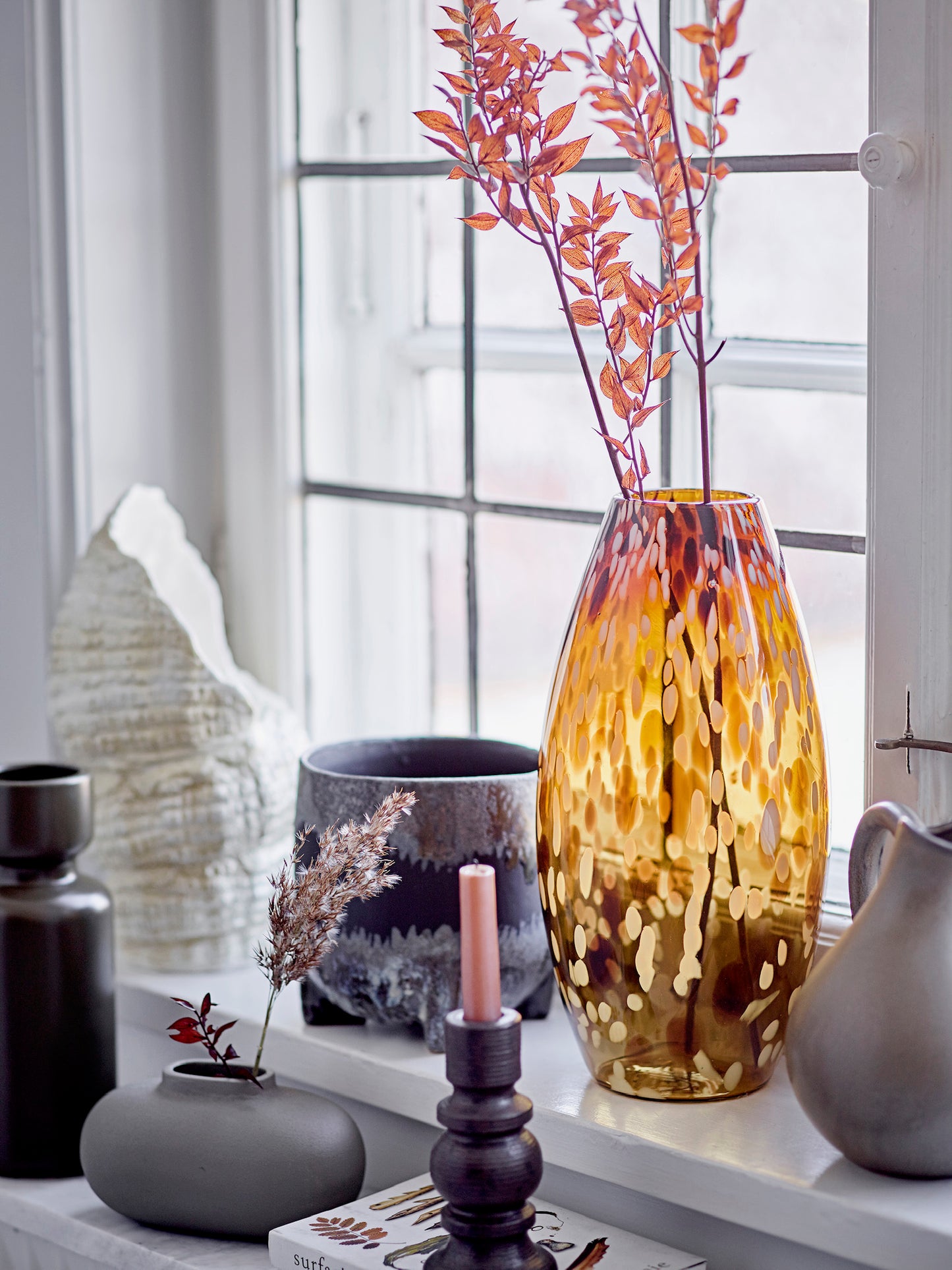 Daraz Vase in Brown Glass