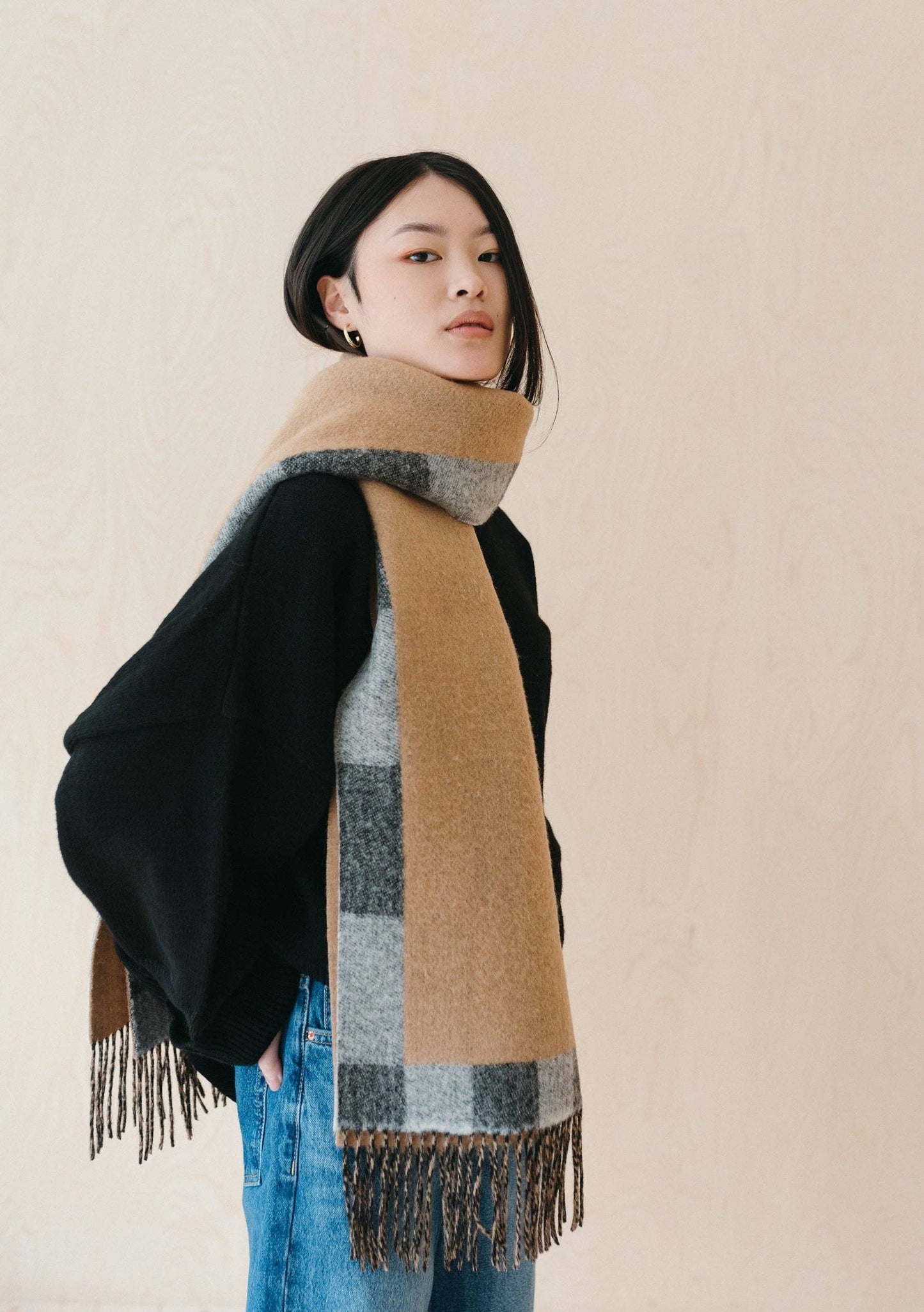 Lambswool Oversized Scarf in Checkerboard Jacquard