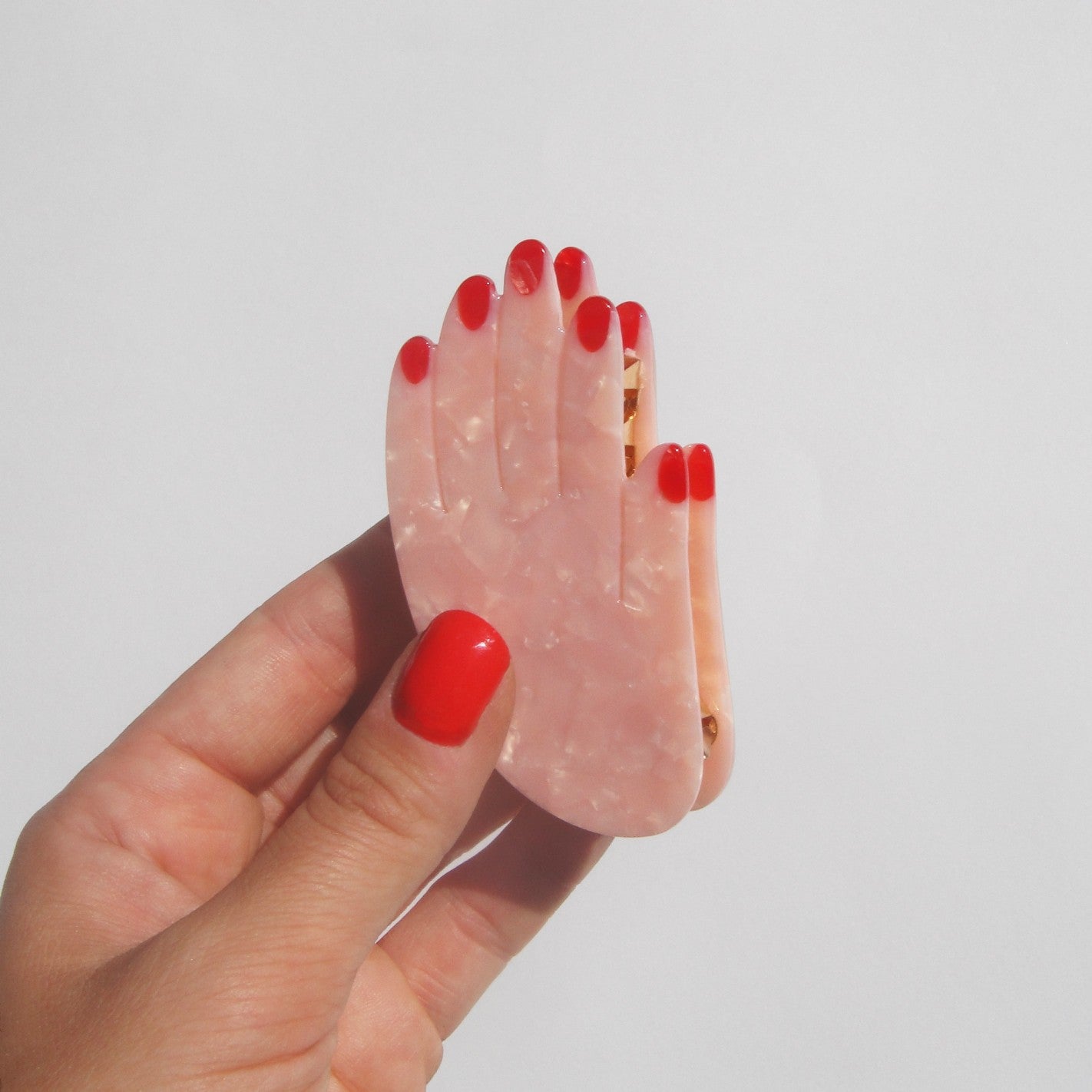 White Hand Hair Claw by Coucou Suzette