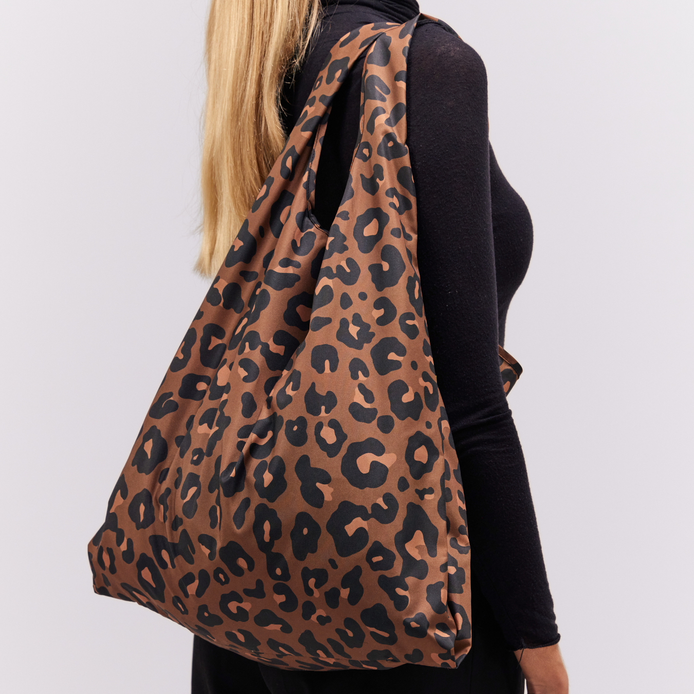 Leopard print foldable shopping bag by Original Duckhead