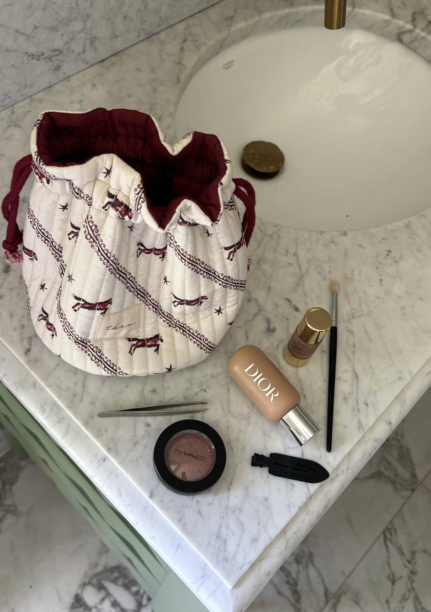 Cotton Wash Bag in Cream Gallop