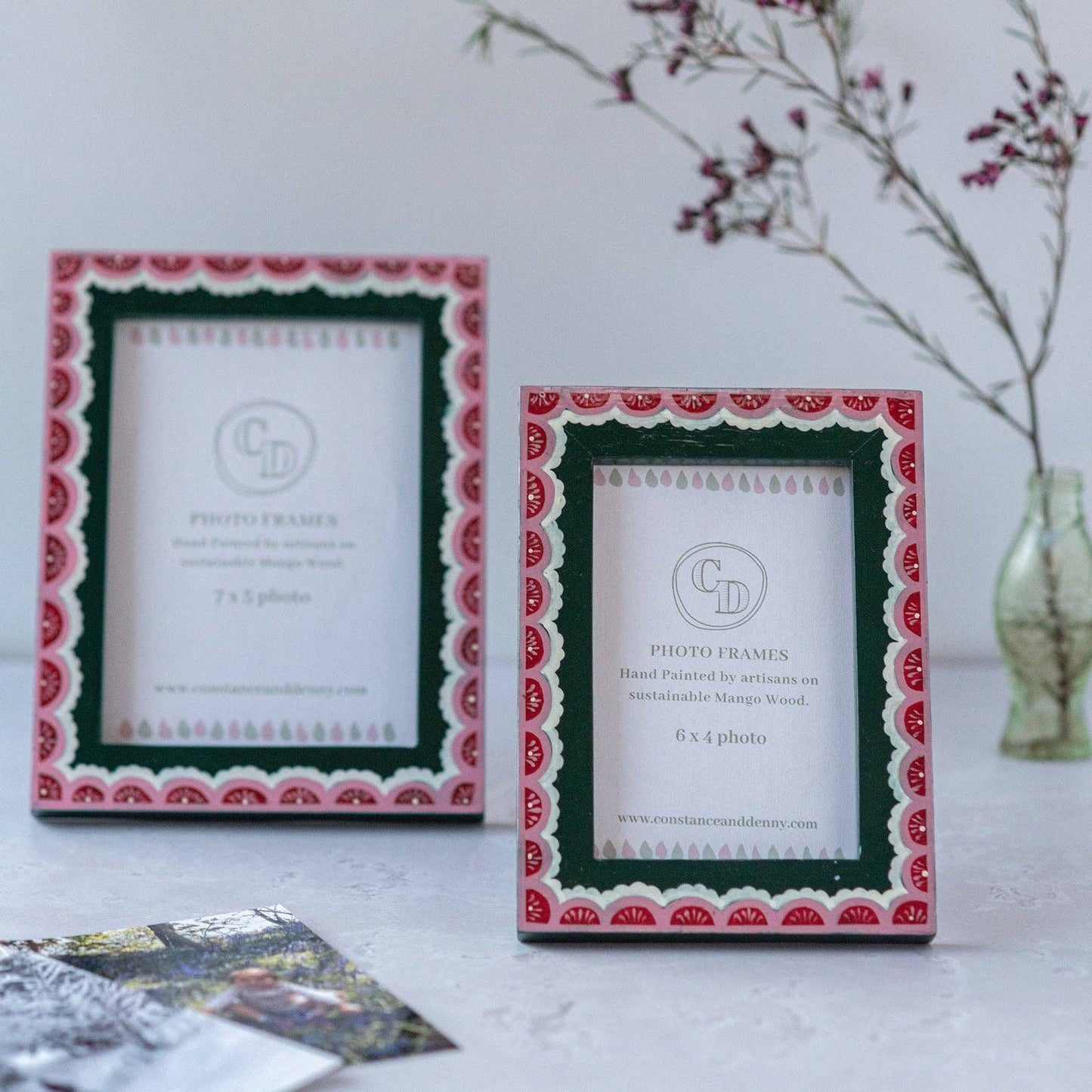 Photo Frame Handpainted | Scalloped