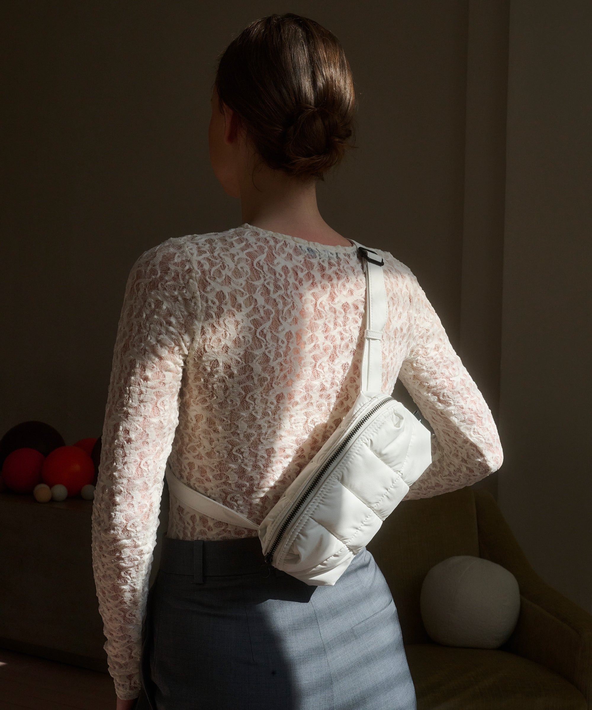 1502297-Tinne_Mia-ciloupuffybeltbag-white-styleshots-03.jpg