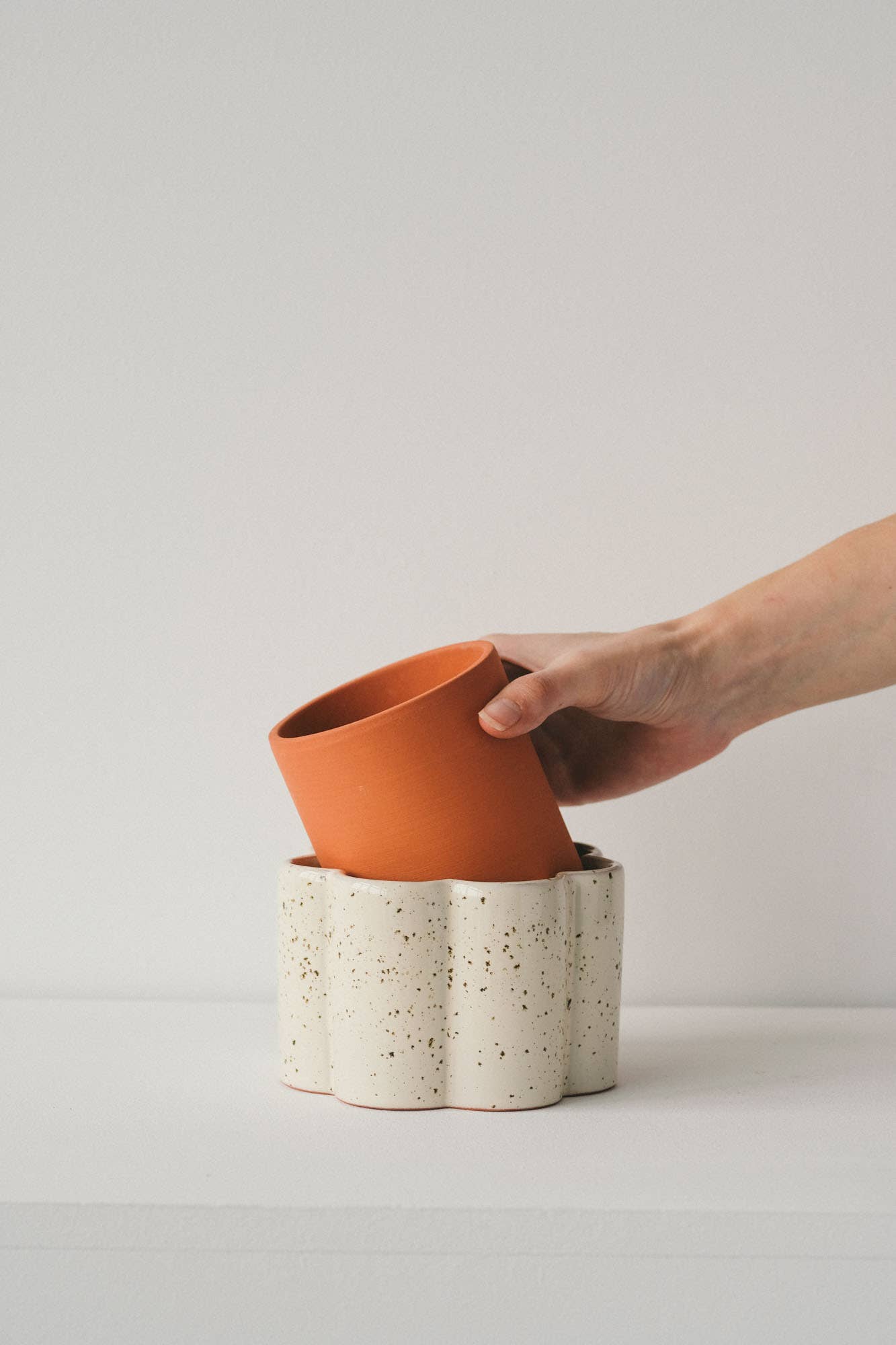 Self-Watering Pot | Paulita | Small Speckled white