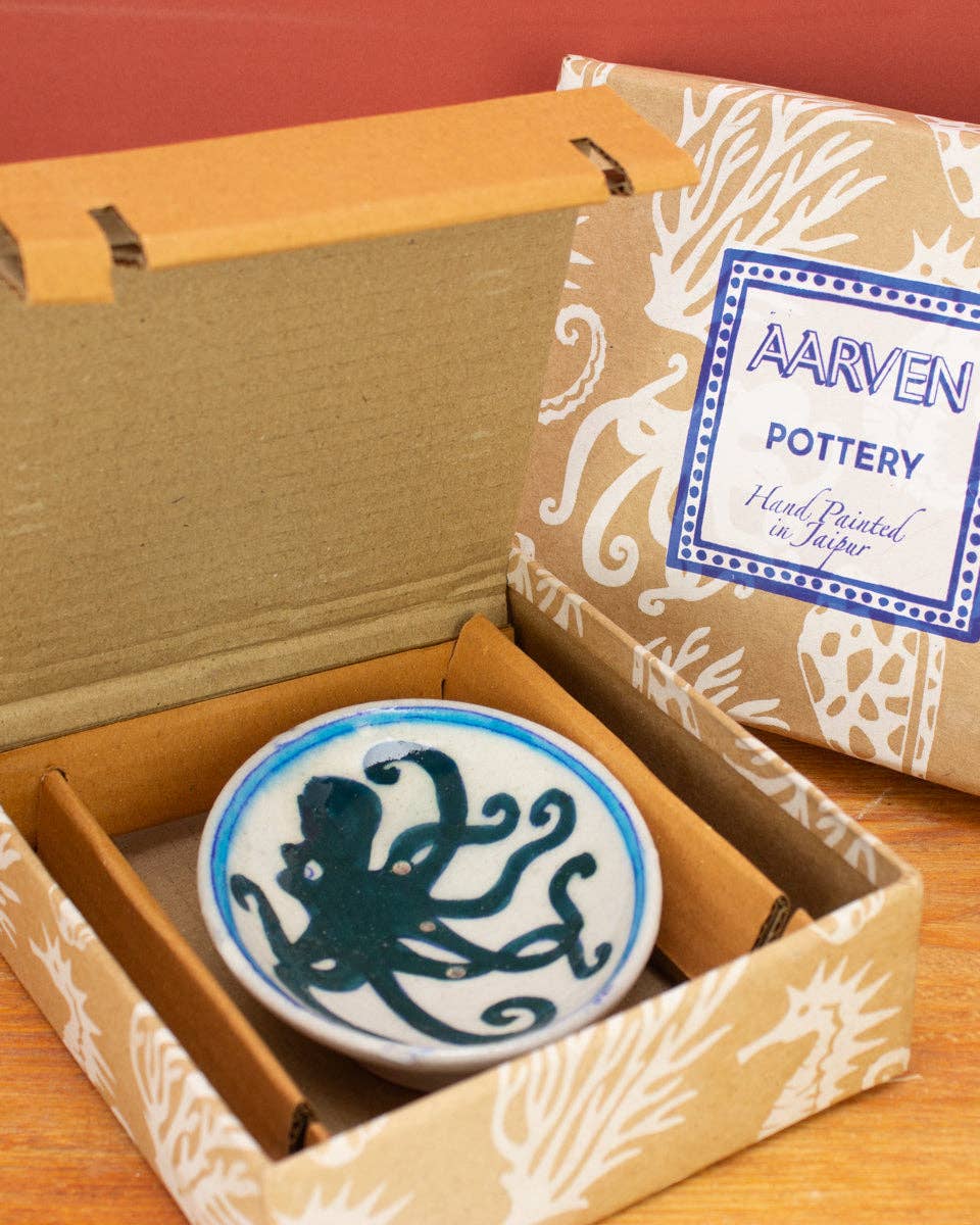 Blue Bird soap dish, further view