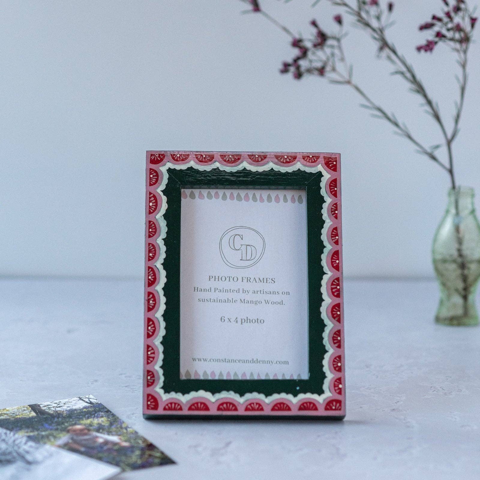 Photo Frame Handpainted | Scalloped