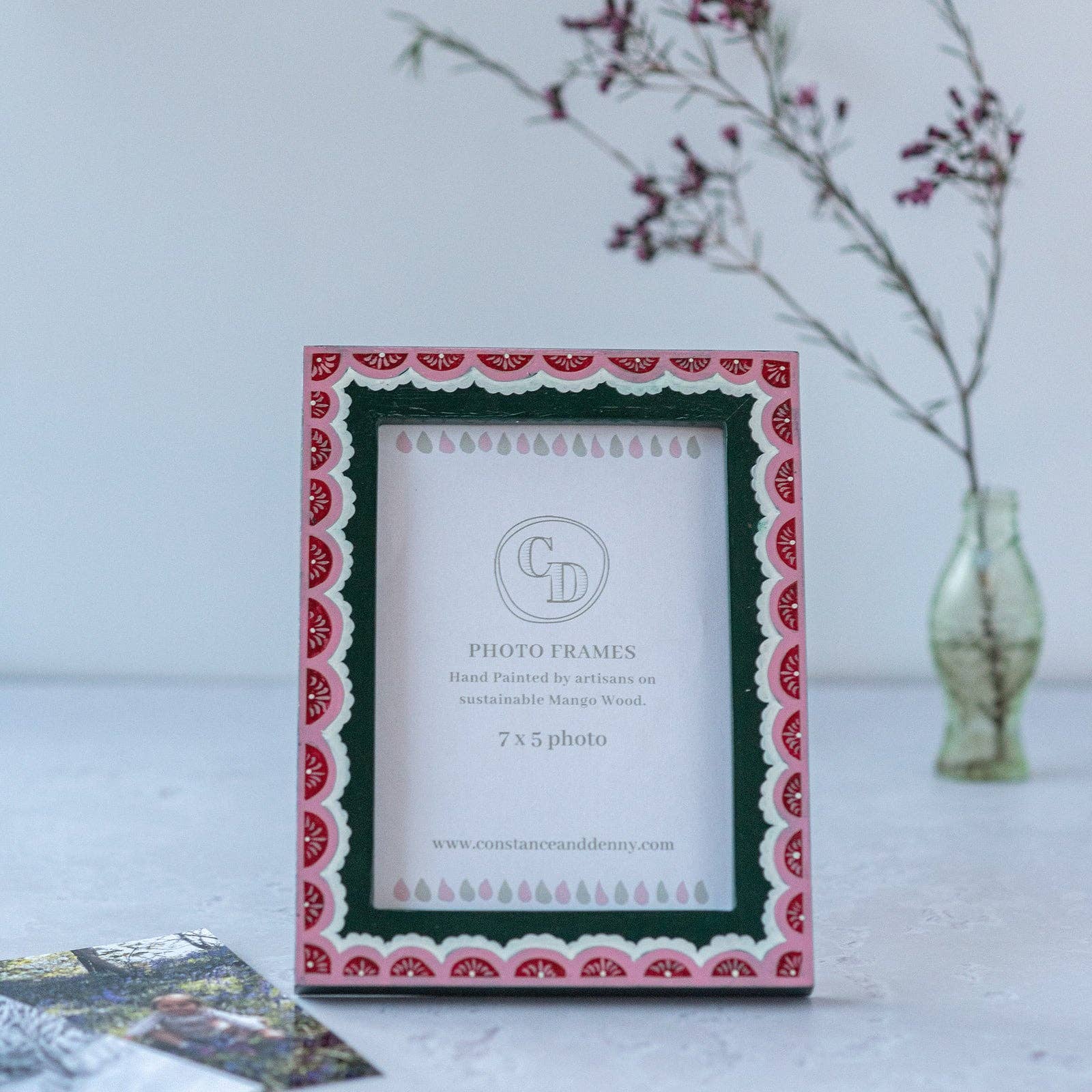 Photo Frame Handpainted | Scalloped