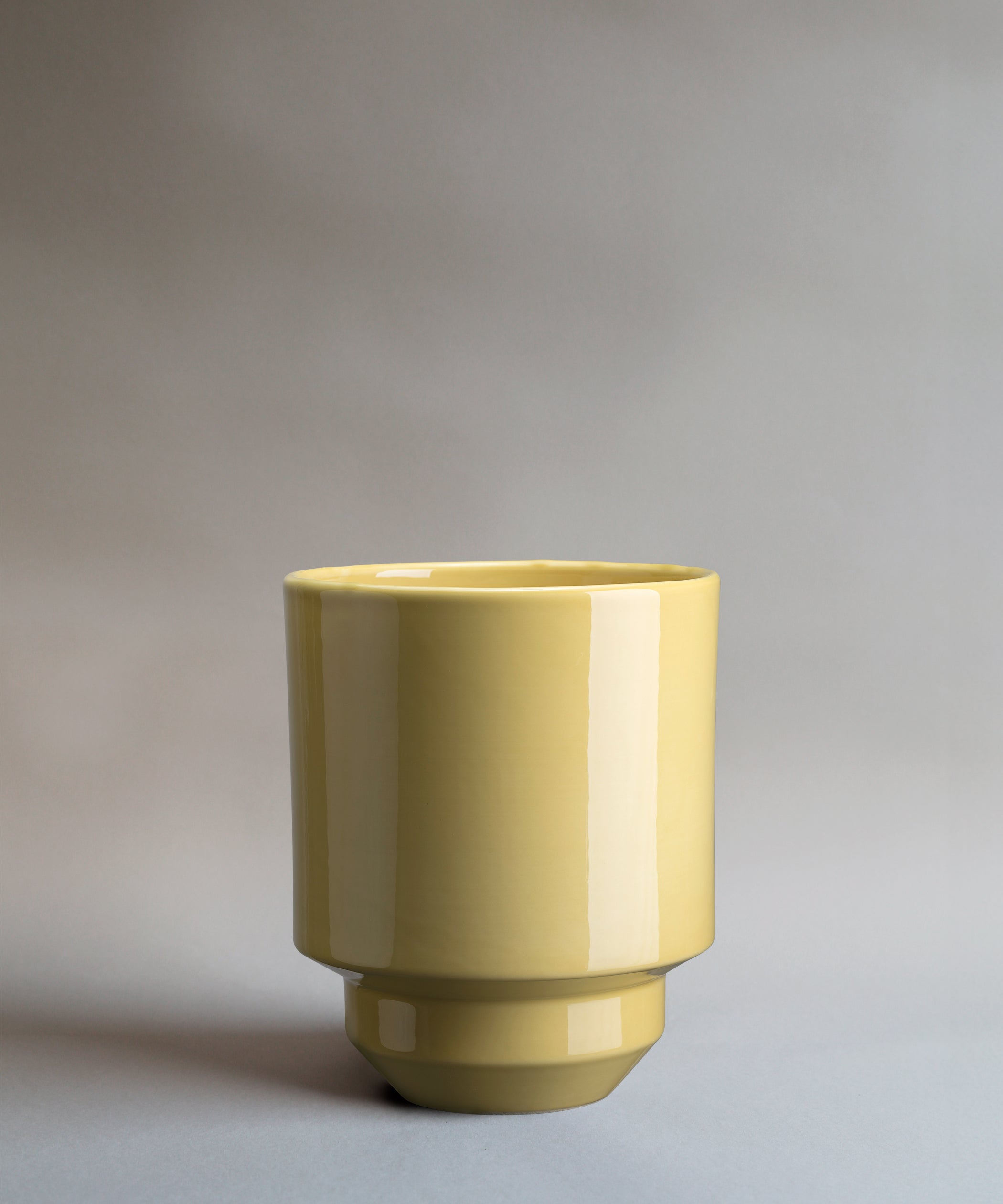 The inspiration for the timeless glazing palette of the Glazed Hoff Pot is rooted in Scandinavia.Hoff Glazed Pale Yellow Indoor Pot 18 cm
