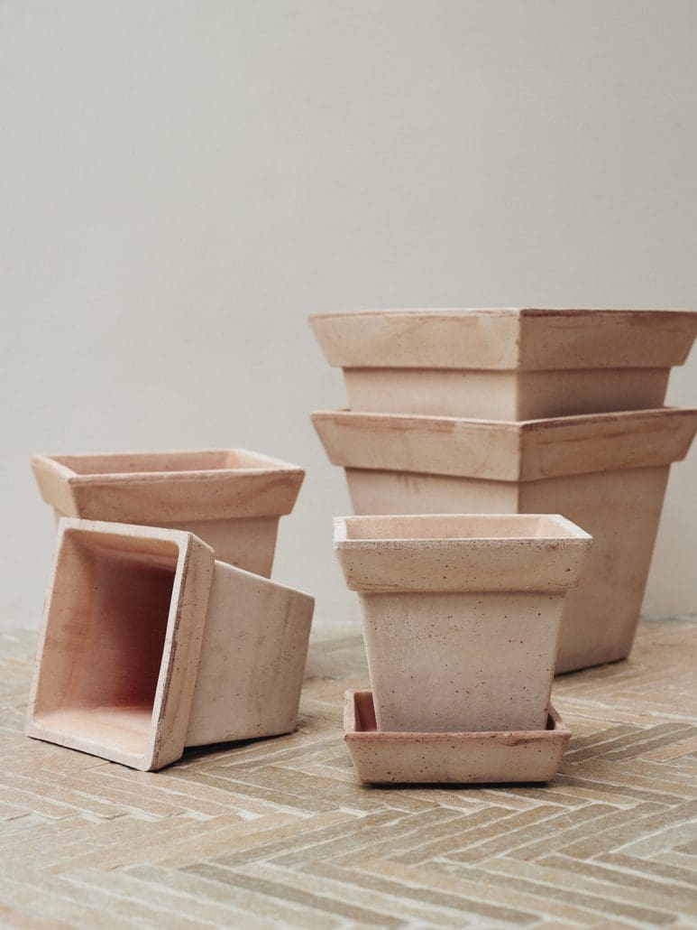 Gaia Pot & Saucer in Rosa Terracotta