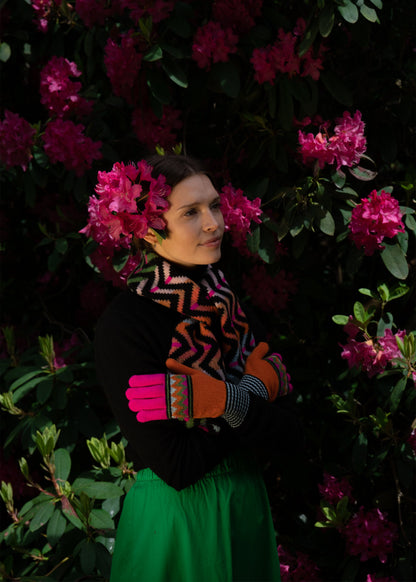 Zig Zag Gloves in Orange and Fuchsia