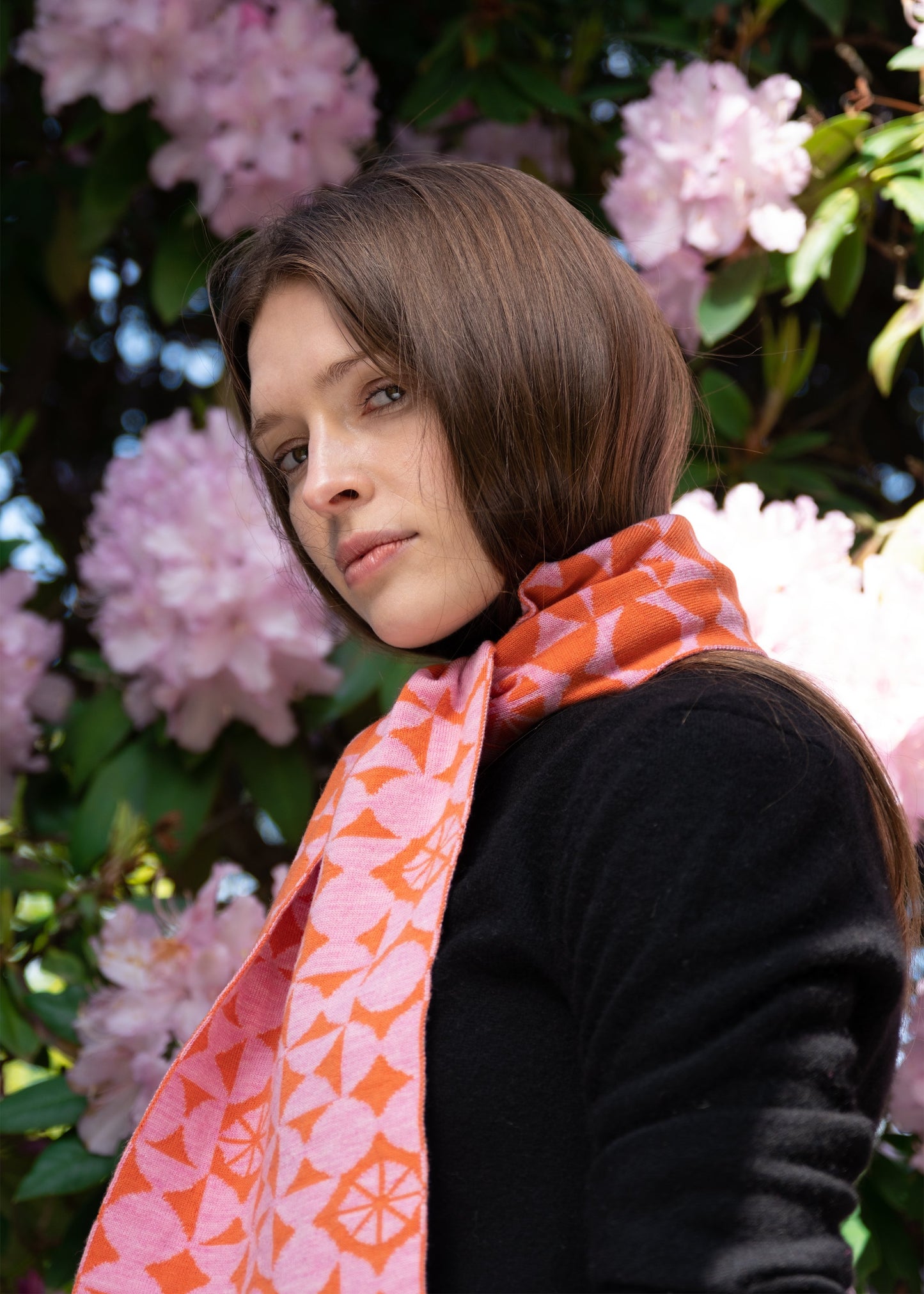 Halves Scarf Fine Knit in Hibiscus