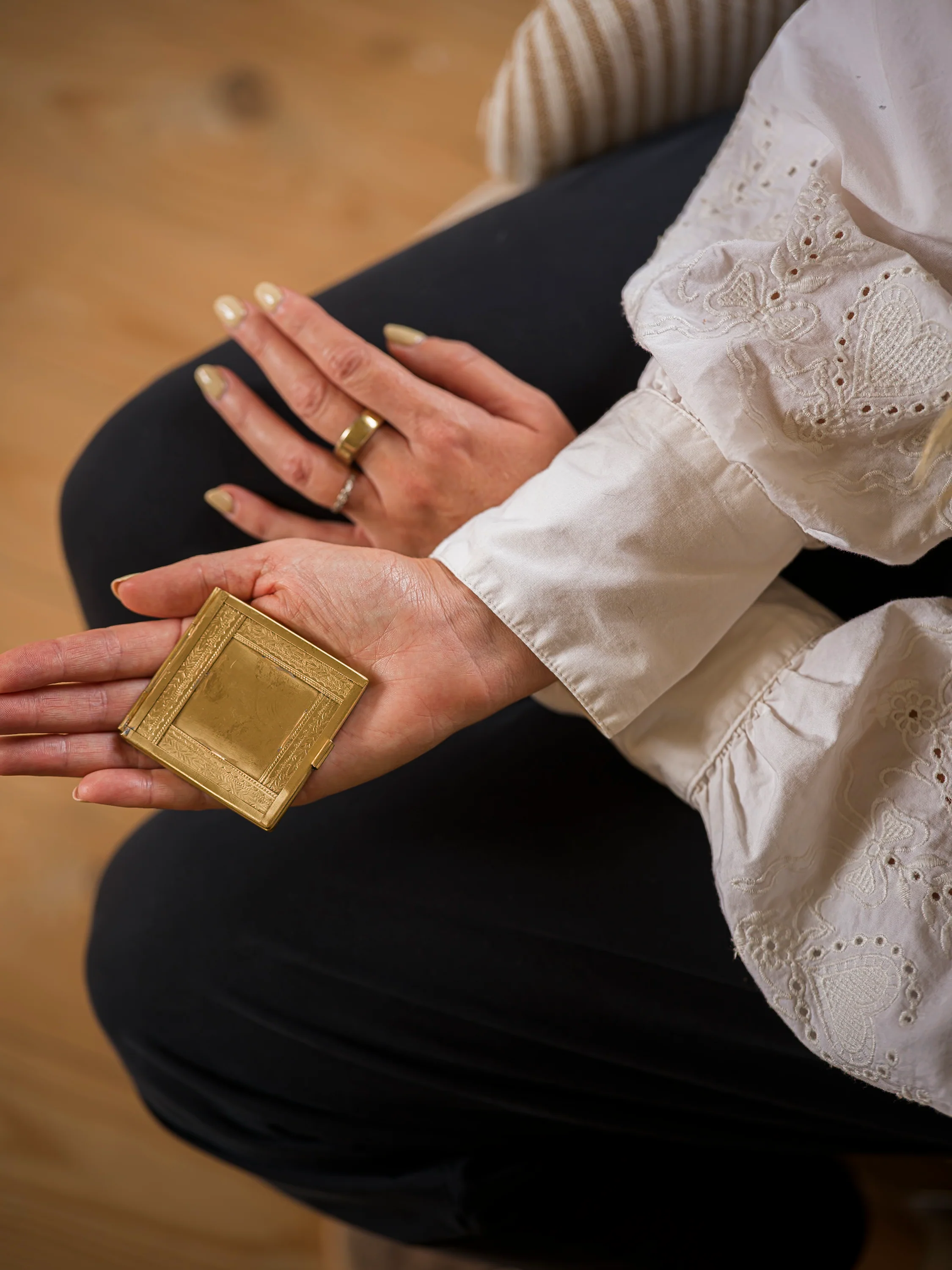 Antique Brass Pocket Vanity Mirror
