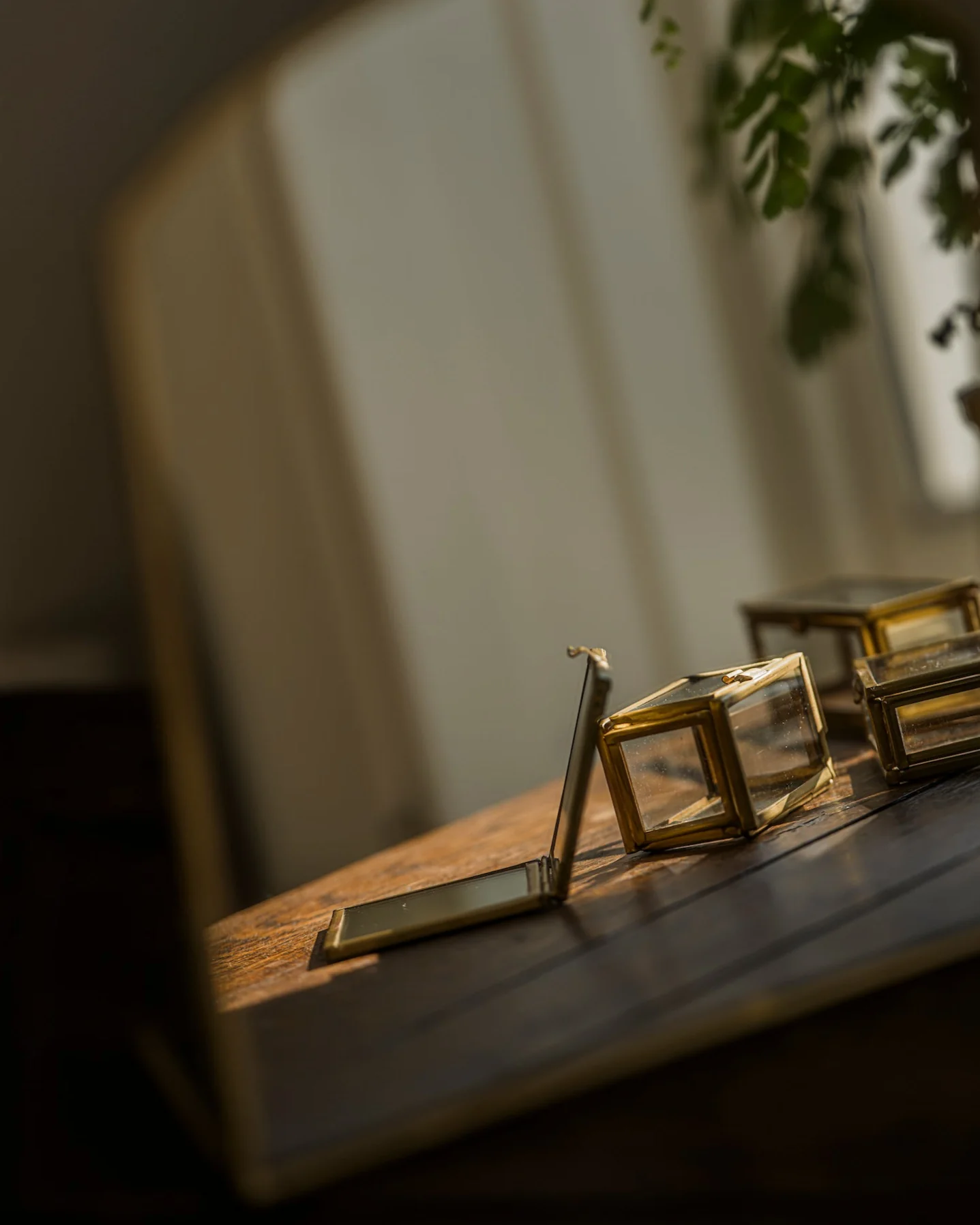 Antique Brass Pocket Vanity Mirror