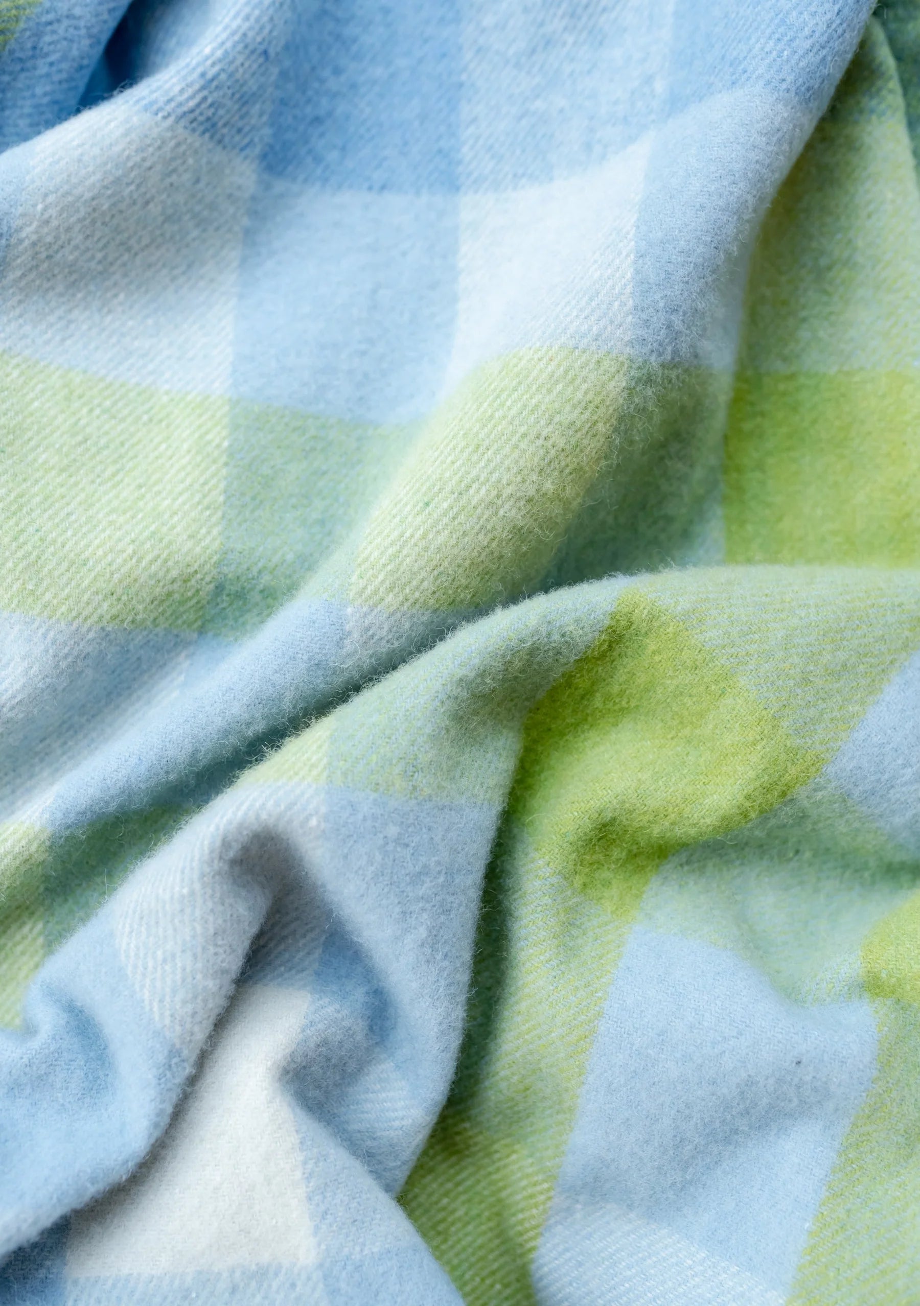 Recycled Wool Picnic Blanket | Blue Gradient Gingham