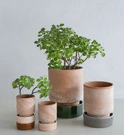 Hoff Pot in Rose Clay Ø18cm.The stackable, cylindrical Hoff Pot, designed by graphic designer Anne Hoff, brings a whole new dimension to the Bergs Potter philosophy.