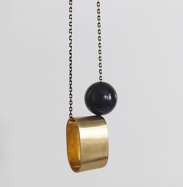 Brushed Brass Oval+Onyx long necklace