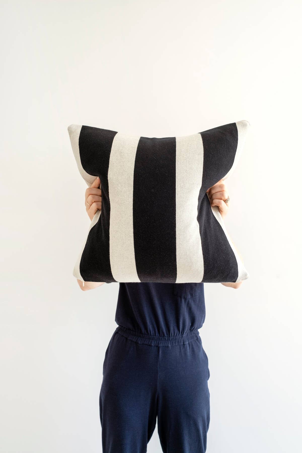 Black knit pillow outlet