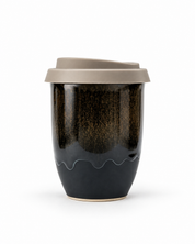 Reusable ceramic coffee cup in Manhattan, further view