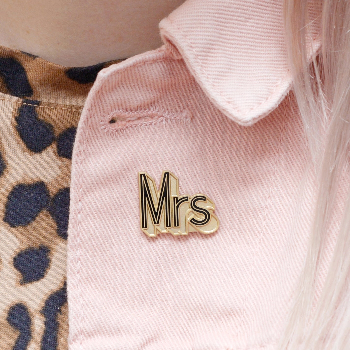 Mr/Mrs Enamel Pin Set