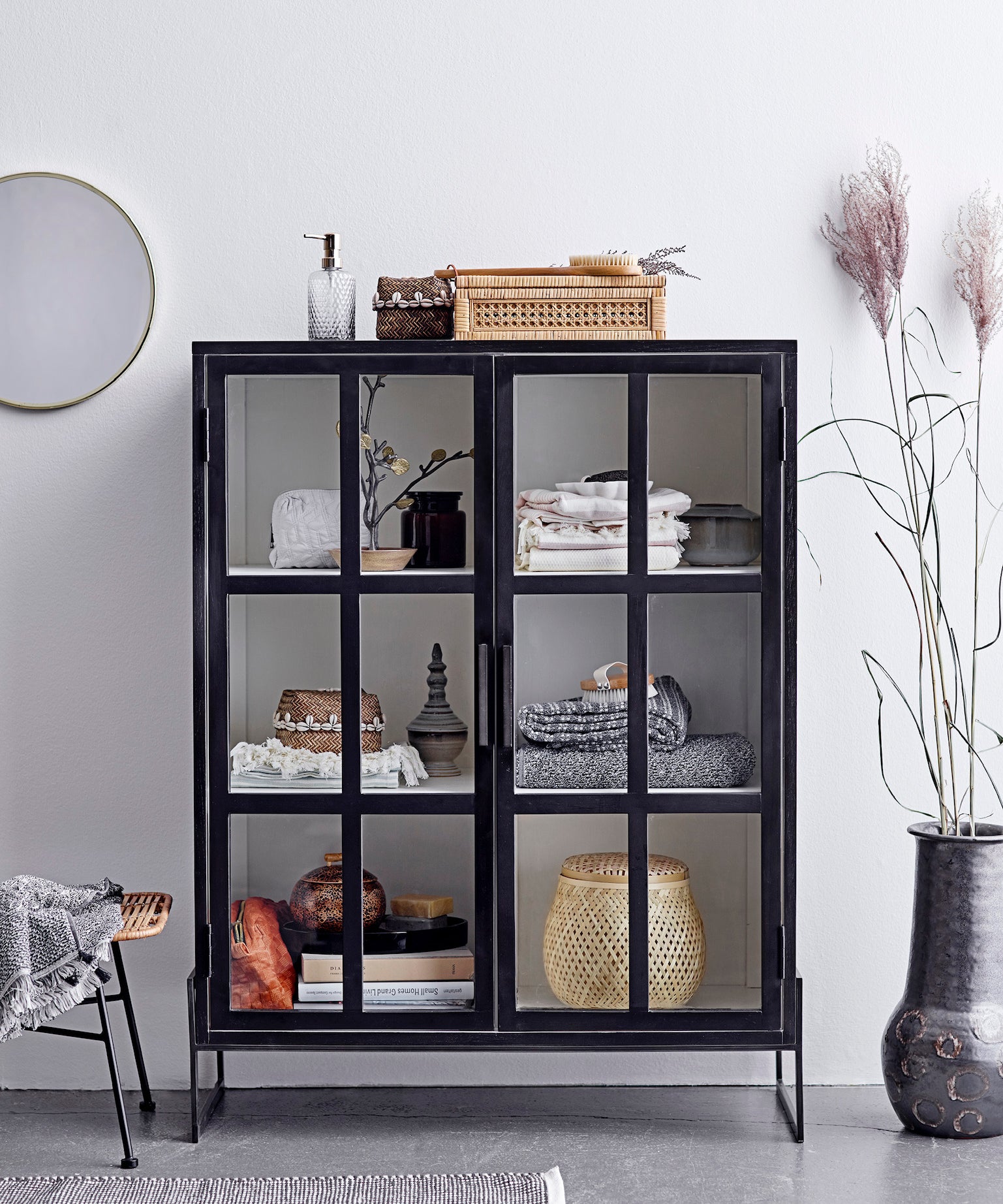 The Hyben Soap dispenser by Bloomingville brings a vintage look to your bathroom. Perfect for refilling with liquid soap