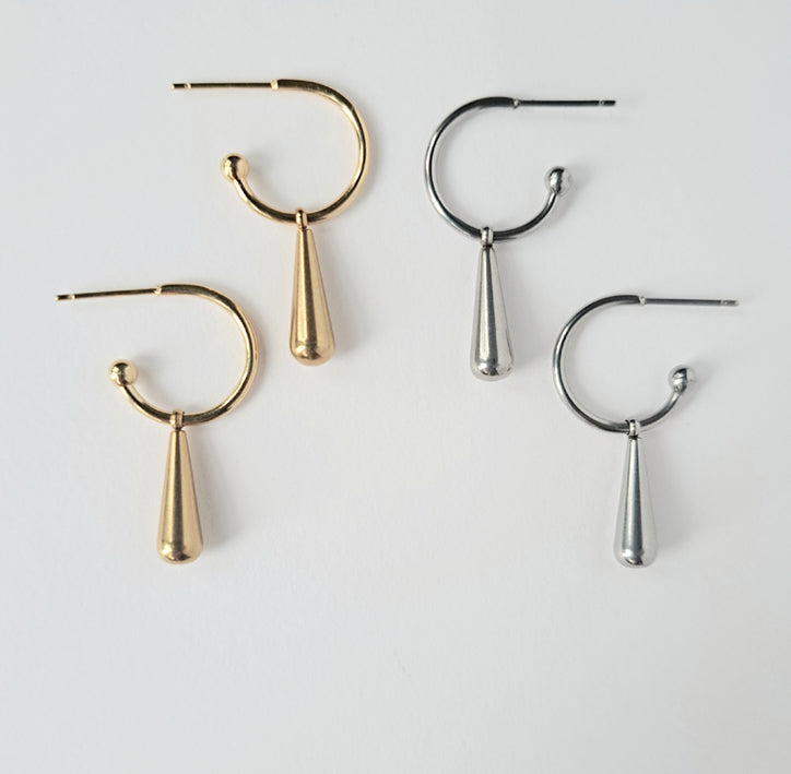 Kira Short Teardrop Stud Earrings