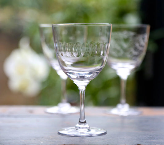 Crystal Wine Glass with Lens Design (set of 6)