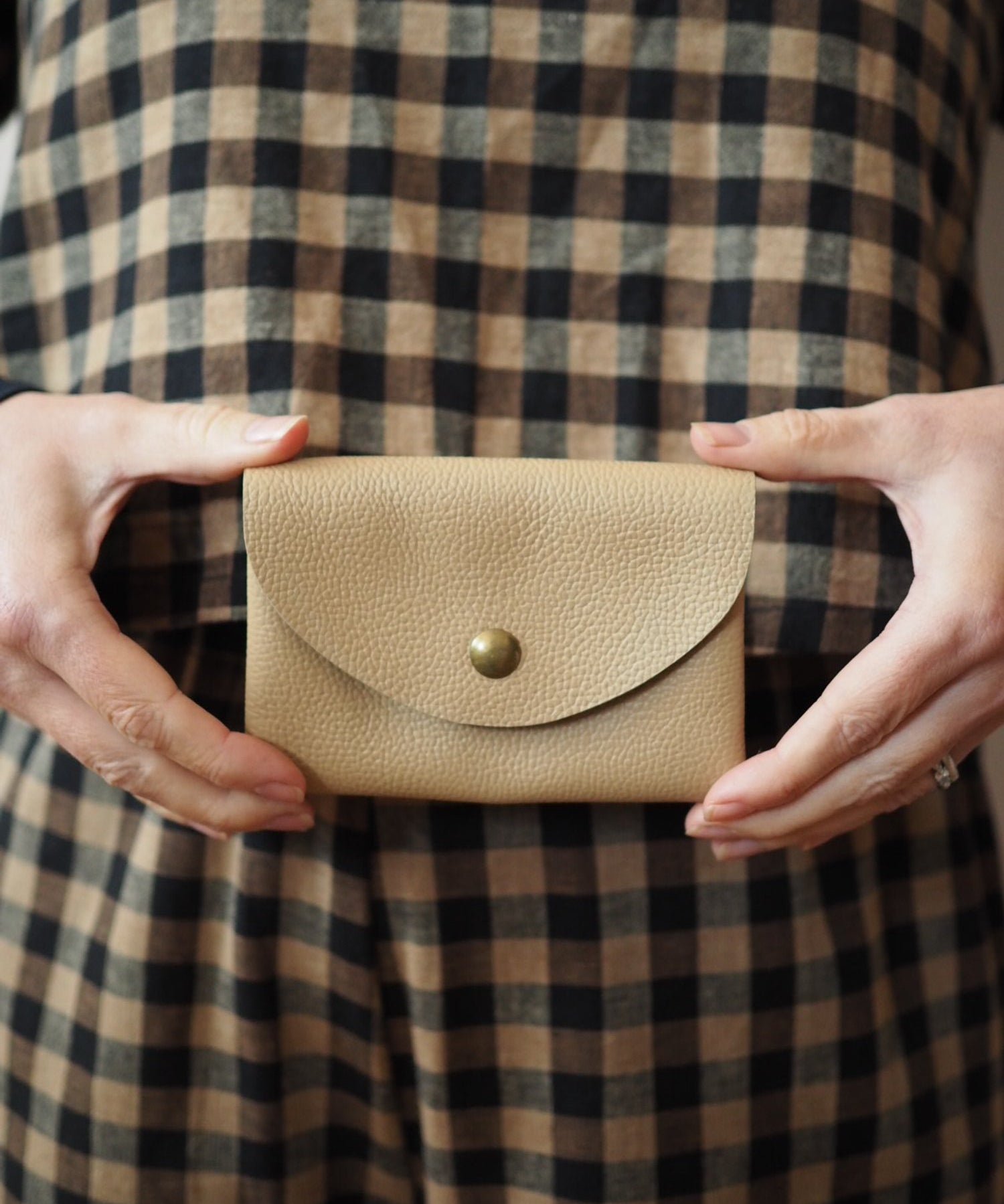 penny-purse-beige-leather.jpg
