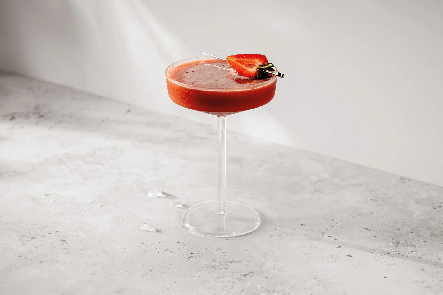strawberry-daiquiri-cocktail-b.webp
