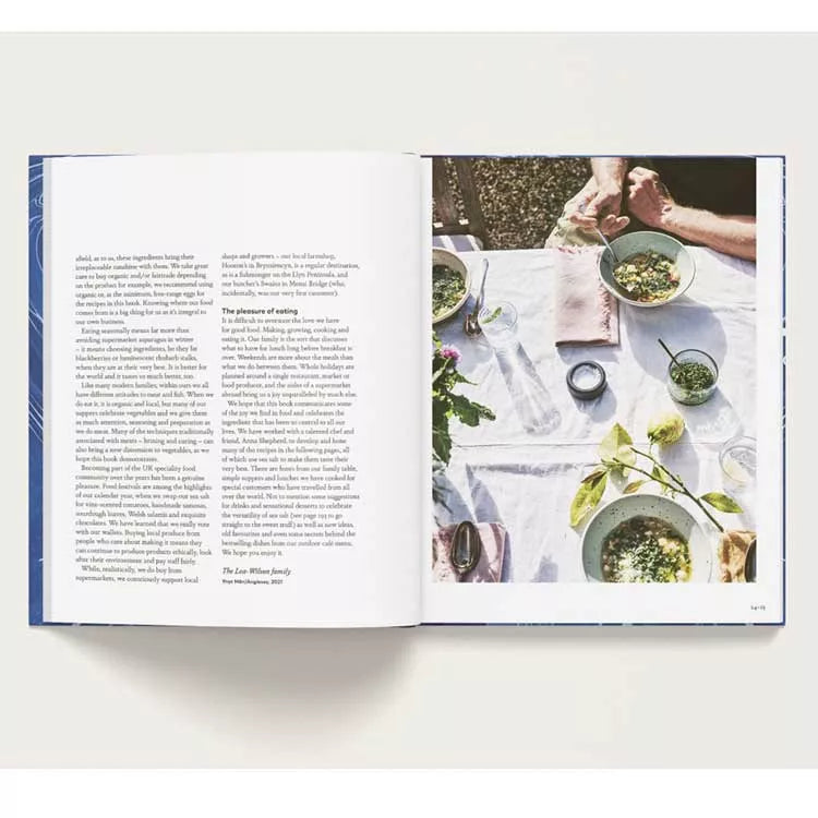 Sea Salt: A Perfectly Seasoned Cookbook