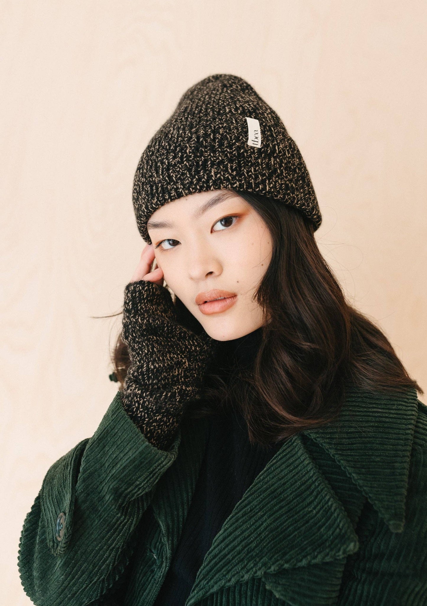 Cashmere & Merino Beanie in Black Fleck