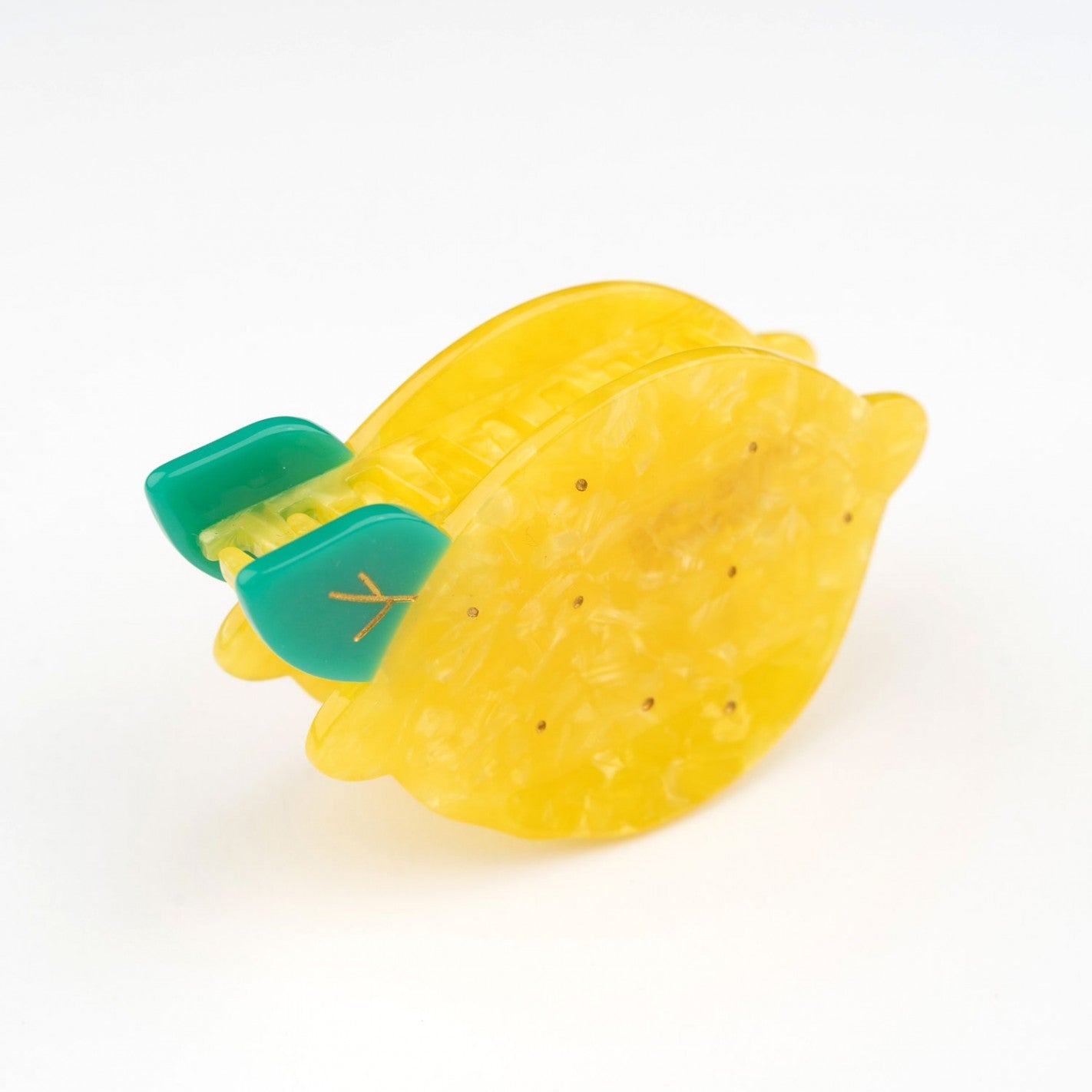 lemon-hair-claw-c.jpg